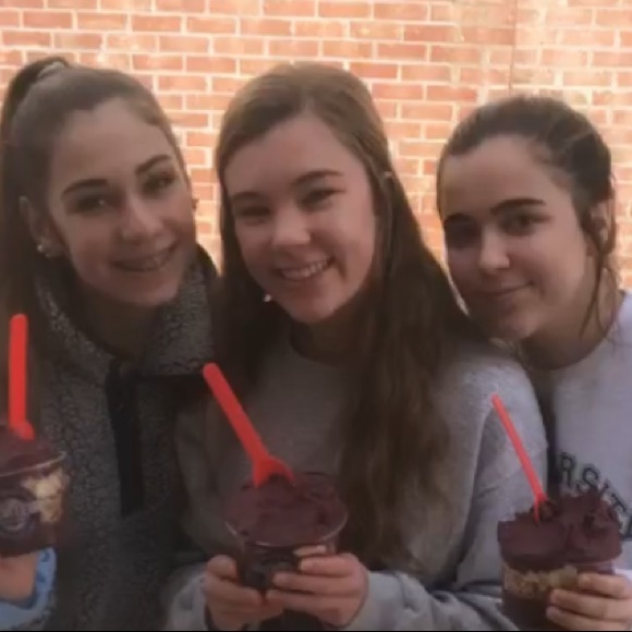 Meet your Posher, Sara - Picture 1 of 1